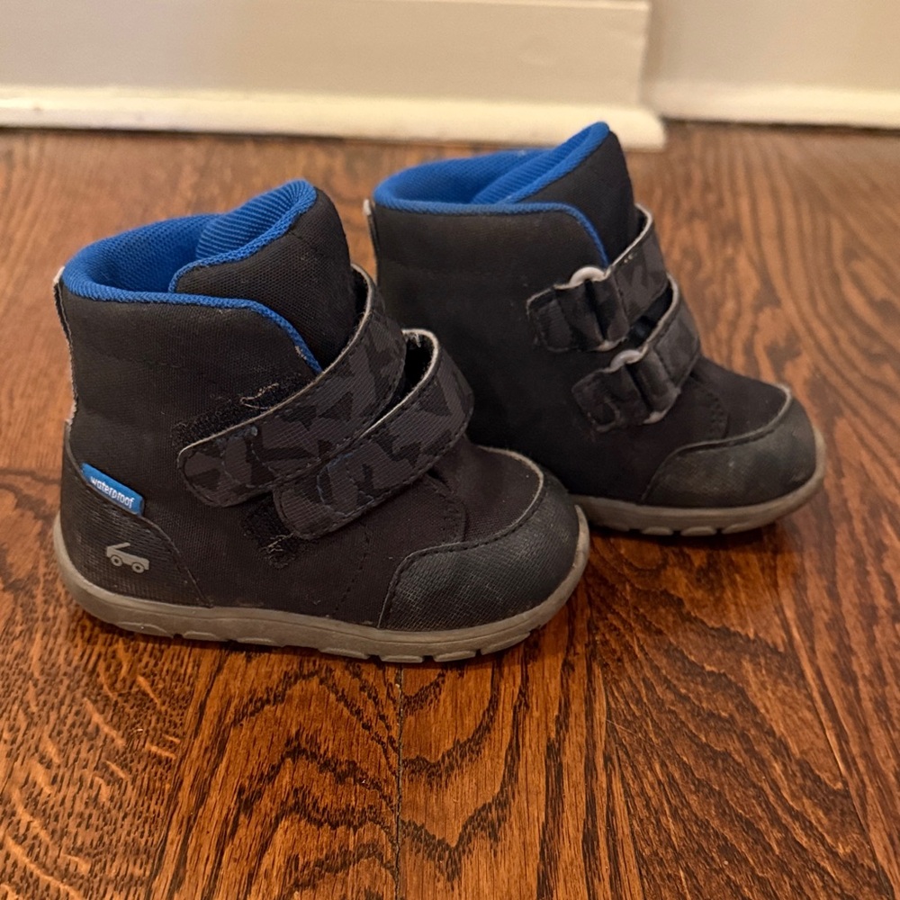 See Kai Run Adapt Skye waterproof boots size 7
